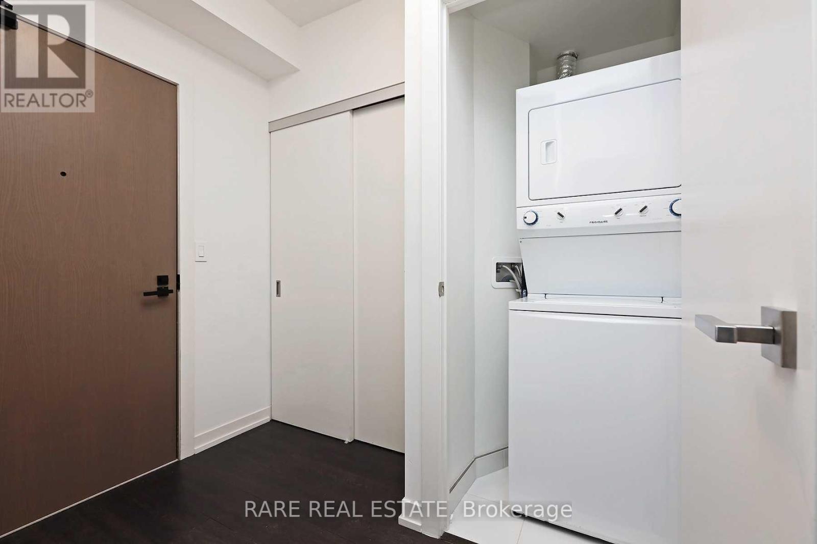 Photo 17 of 205 223 St Clair Avenue W, Toronto ON