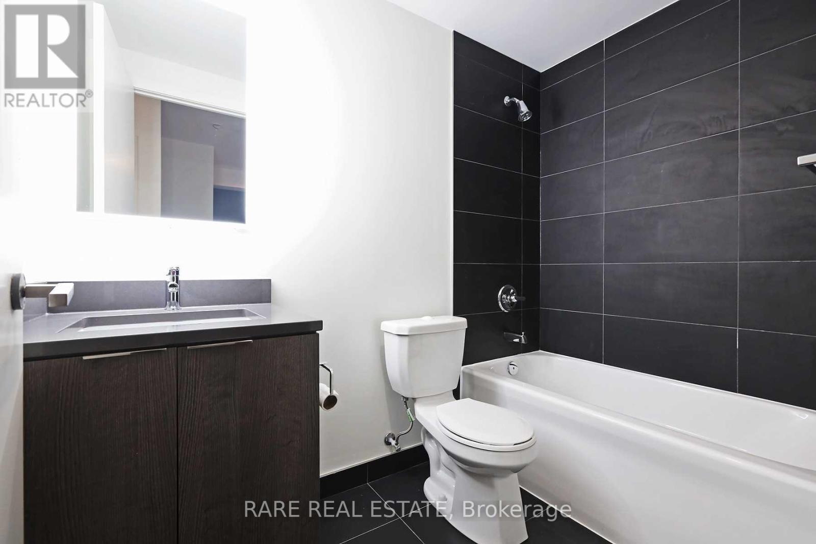 Photo 7 of 205 223 St Clair Avenue W, Toronto ON