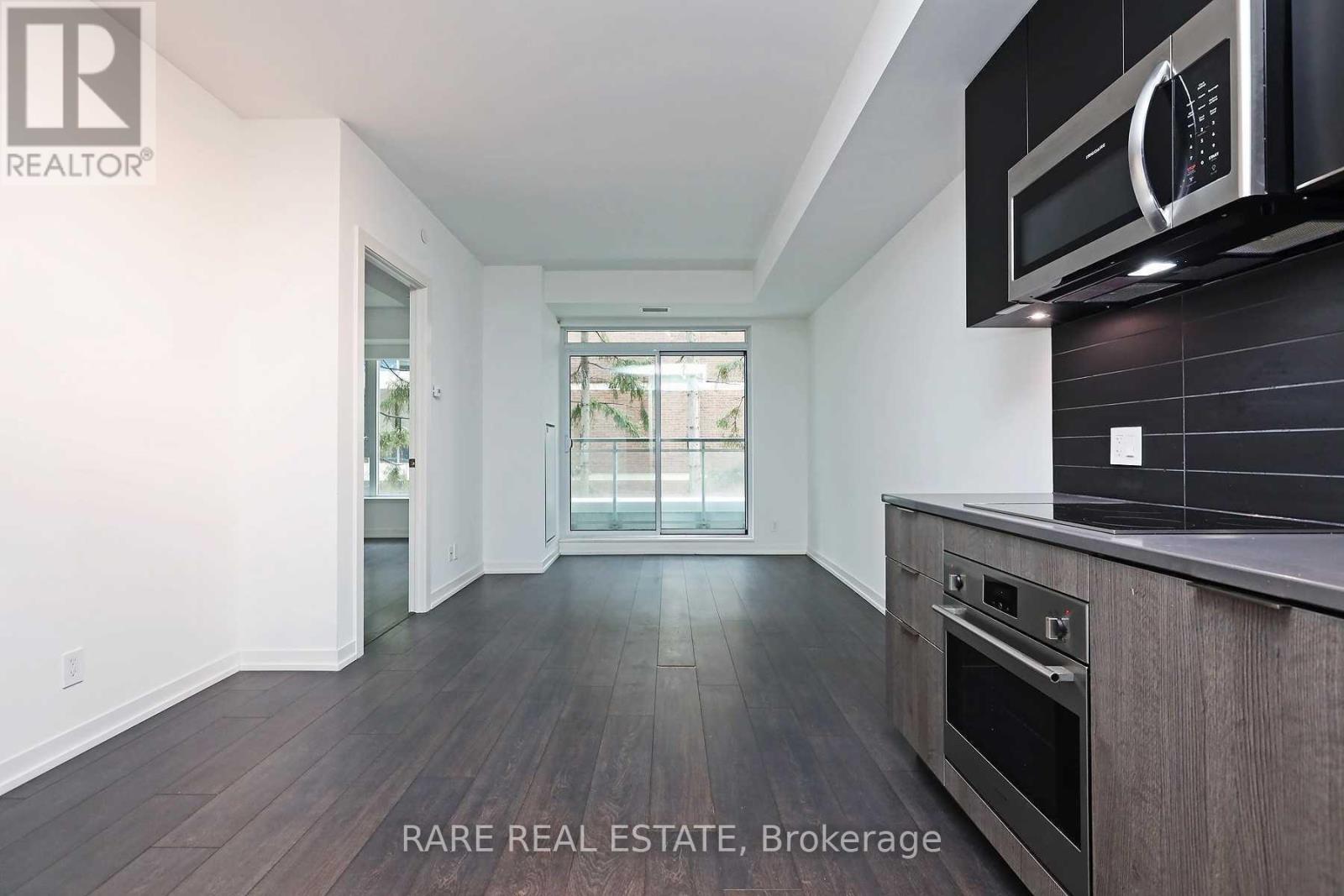Photo 14 of 205 223 St Clair Avenue W, Toronto ON