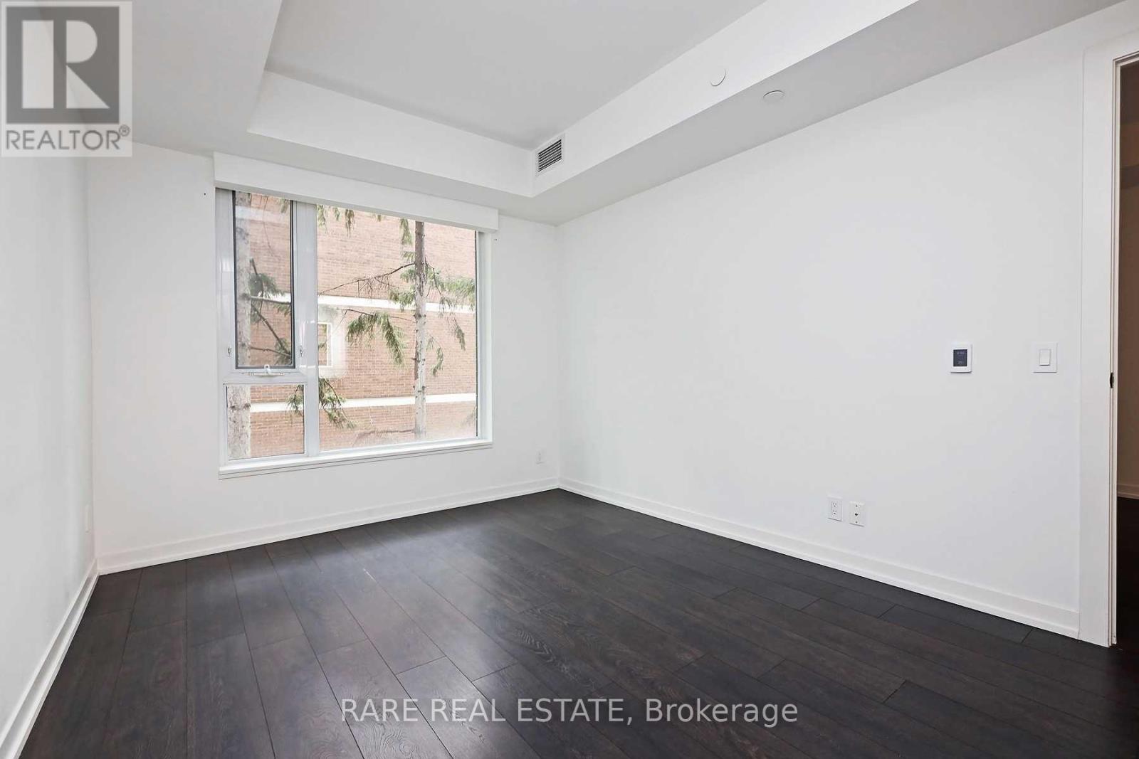 Photo 6 of 205 223 St Clair Avenue W, Toronto ON