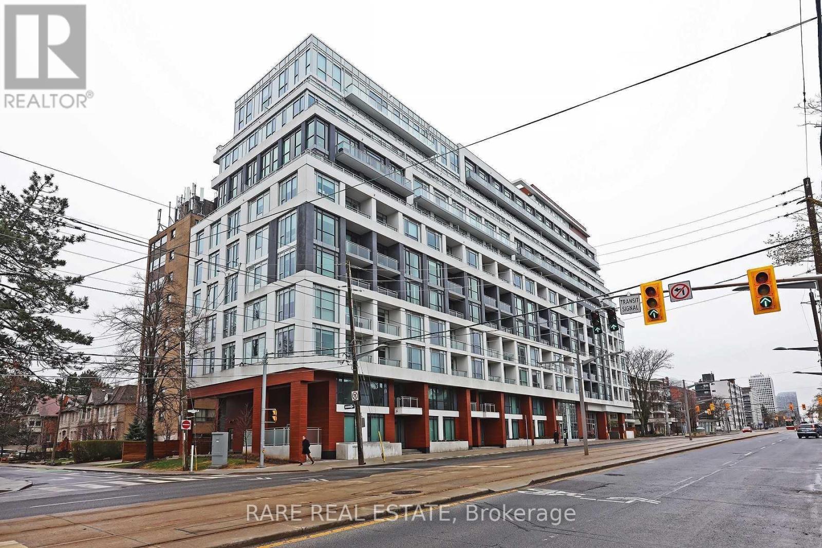 Photo 4 of 205 223 St Clair Avenue W, Toronto ON