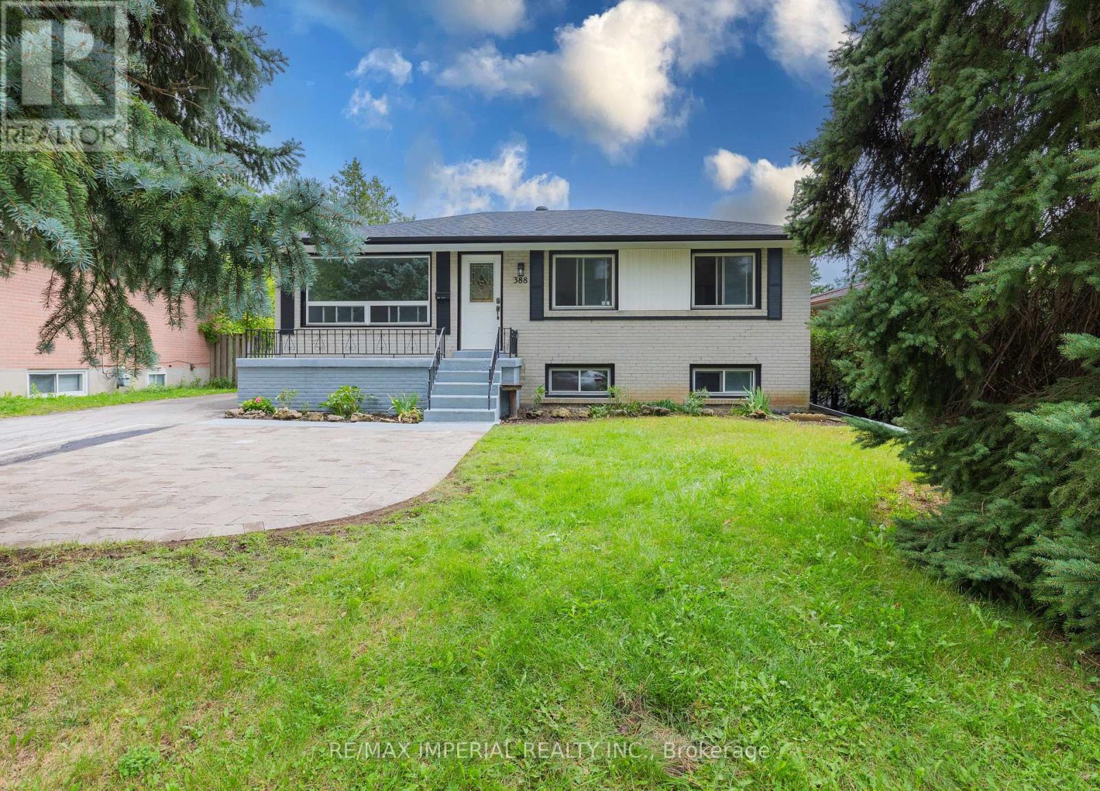 Photo 7 of Main 388 Becker Road, Richmond Hill ON