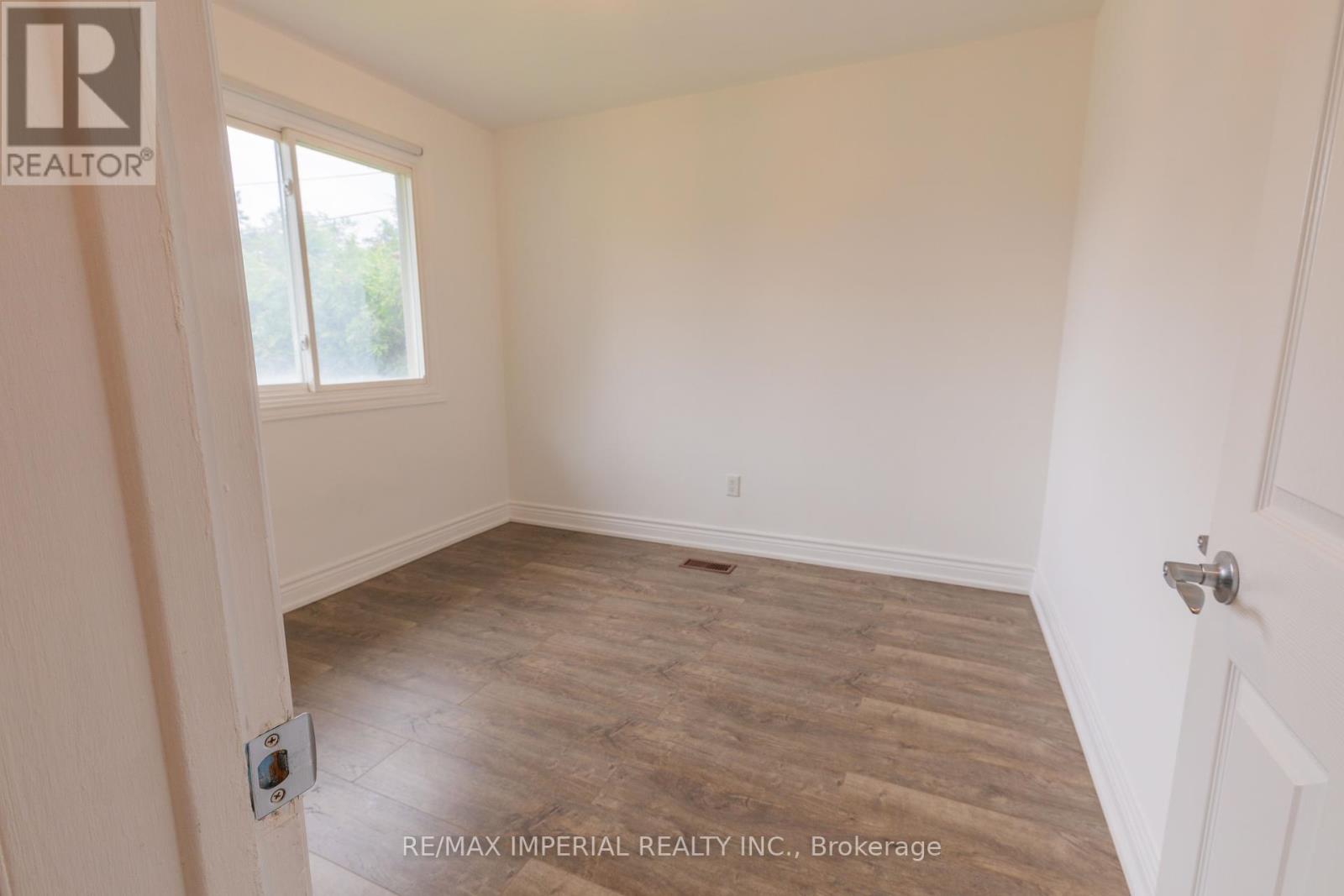 Photo 1 of Main 388 Becker Road, Richmond Hill ON
