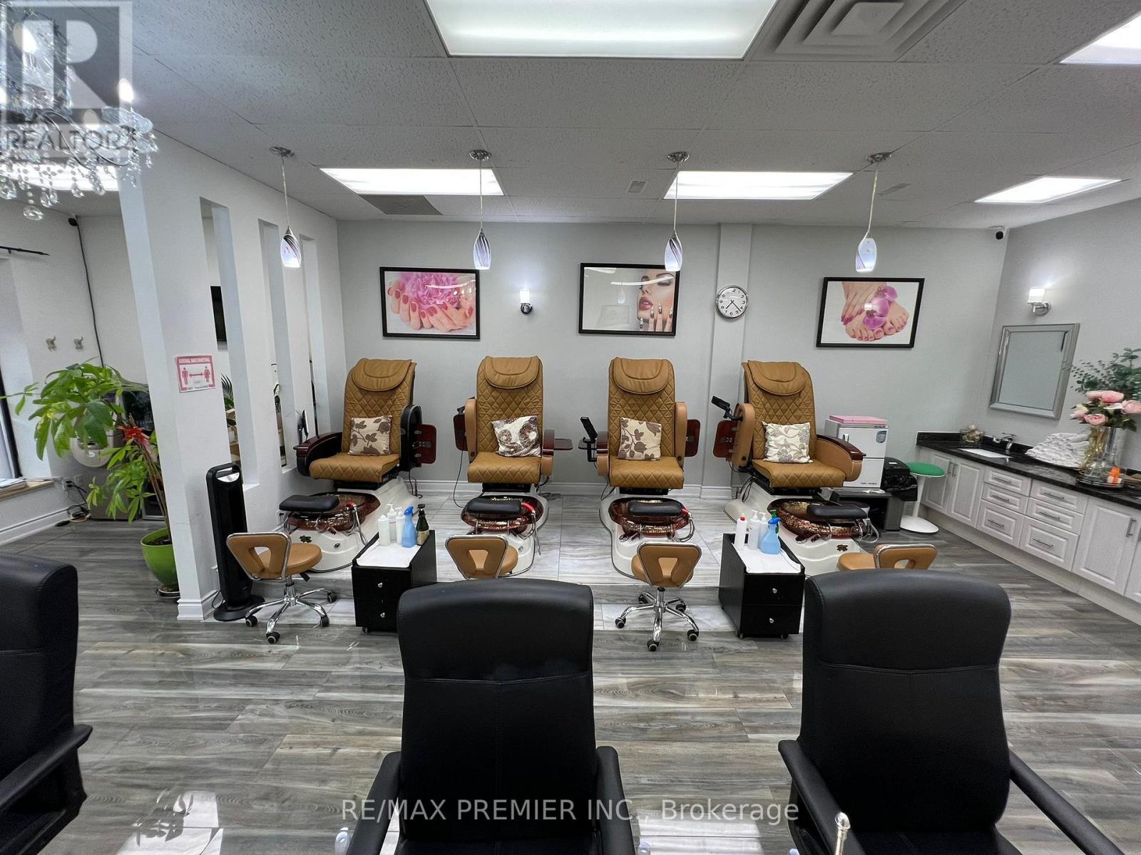 Photo 2 of 9 9300 Keele Street, Vaughan ON