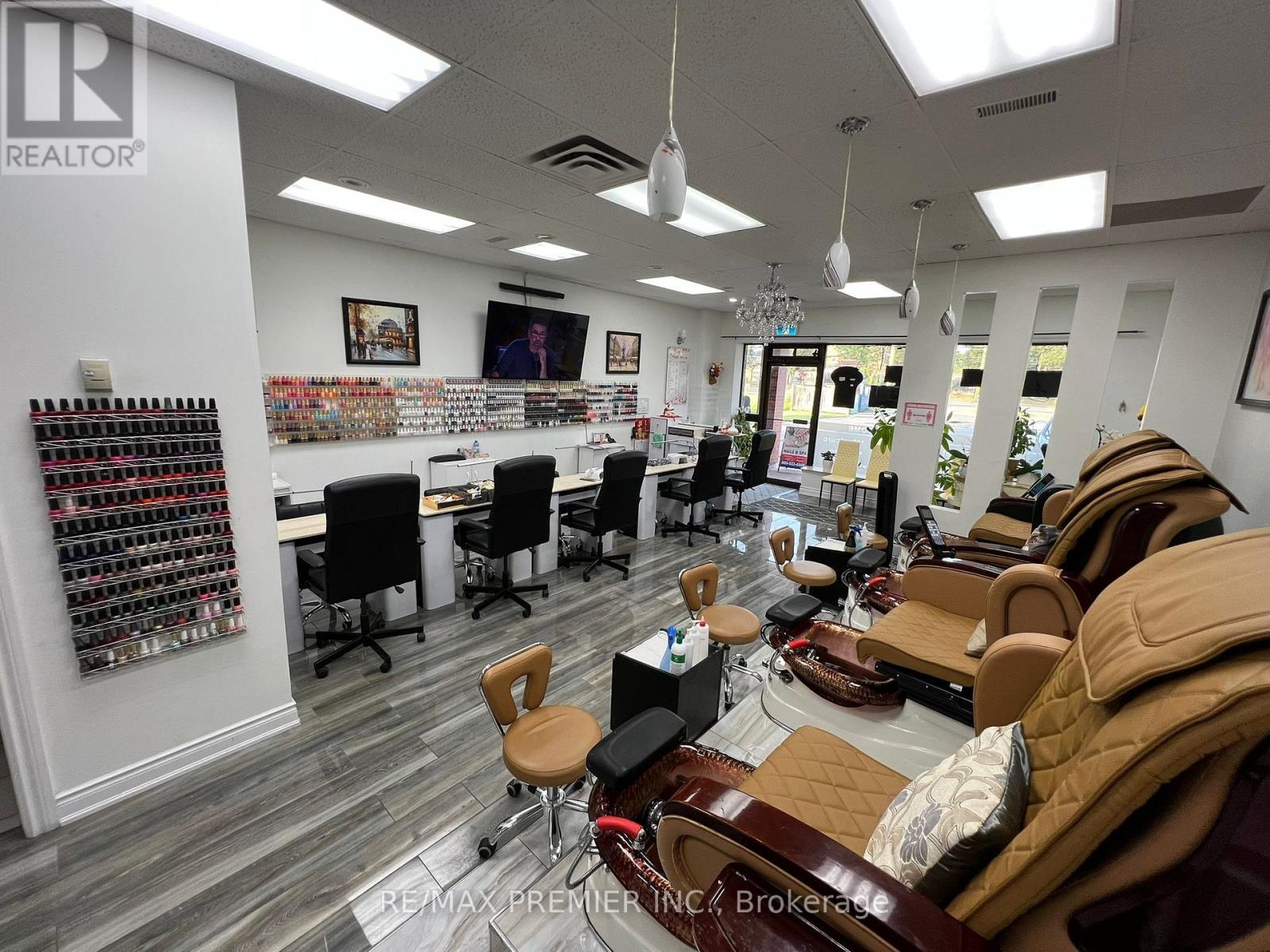 Photo 6 of 9 9300 Keele Street, Vaughan ON