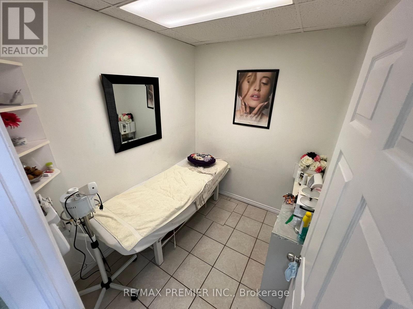 Photo 14 of 9 9300 Keele Street, Vaughan ON