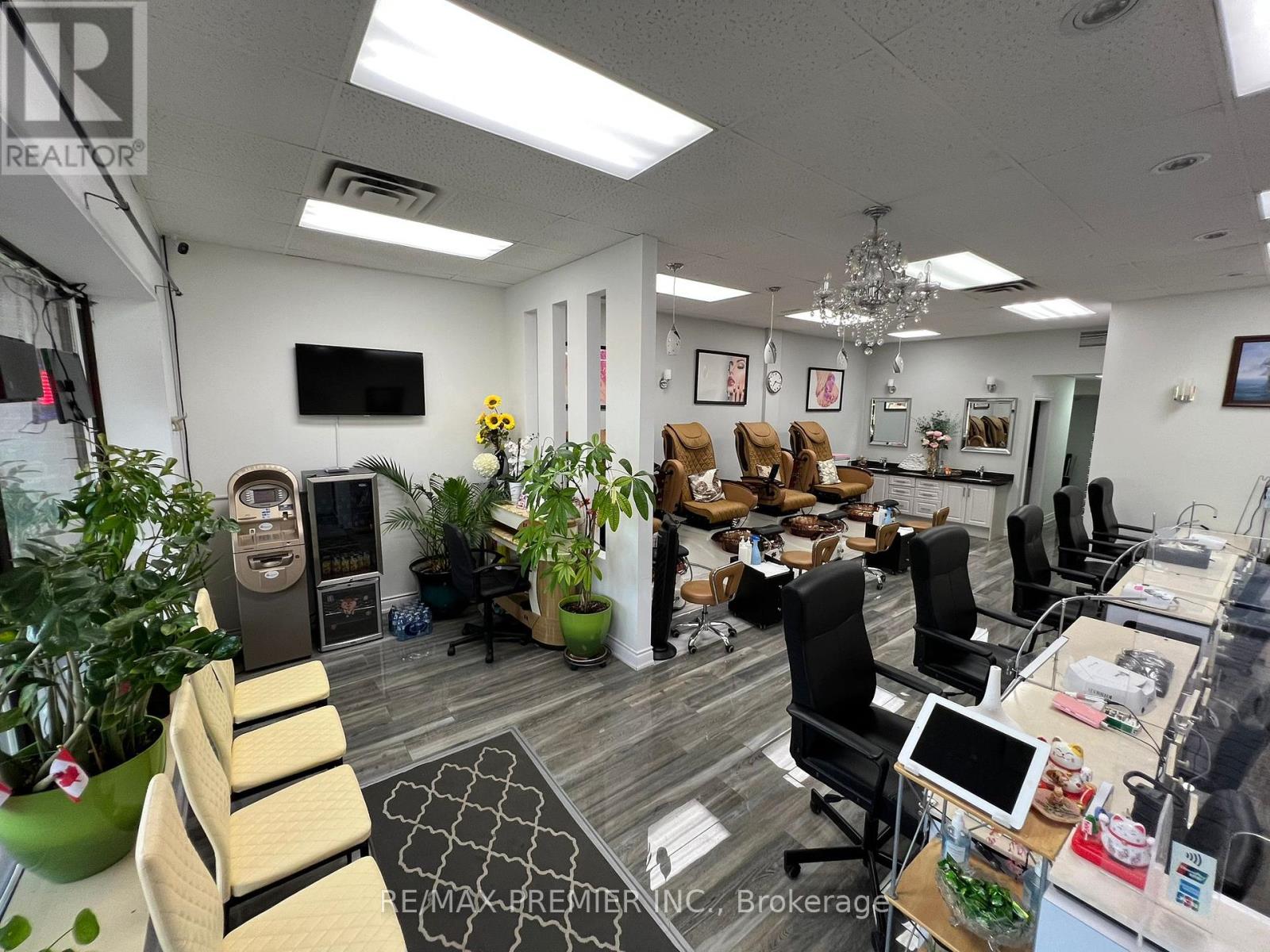 Photo 9 of 9 9300 Keele Street, Vaughan ON