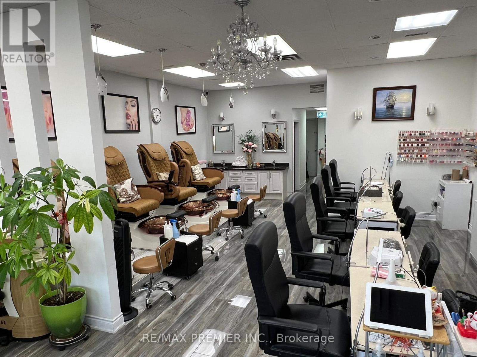 Photo 4 of 9 9300 Keele Street, Vaughan ON