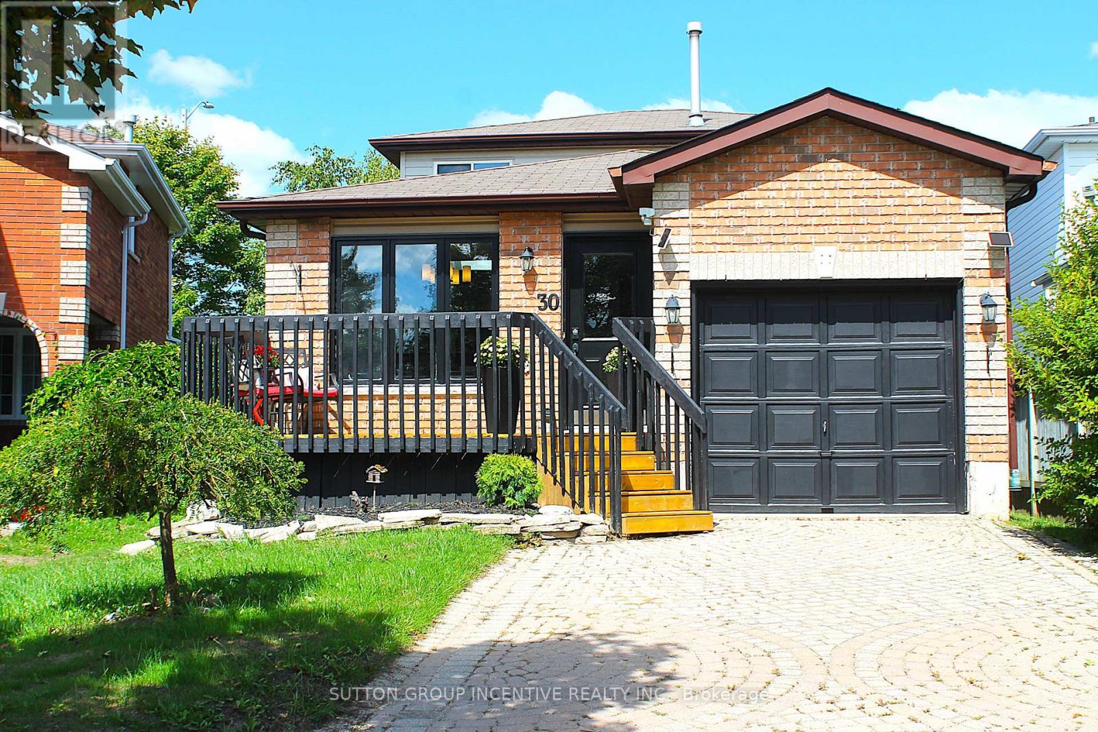 Photo 1 of 30 Assiniboine Drive, Barrie ON