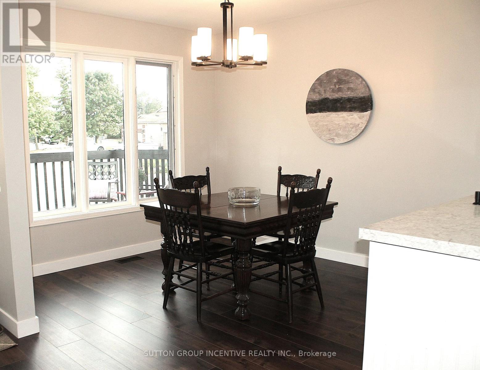 Photo 6 of 30 Assiniboine Drive, Barrie ON