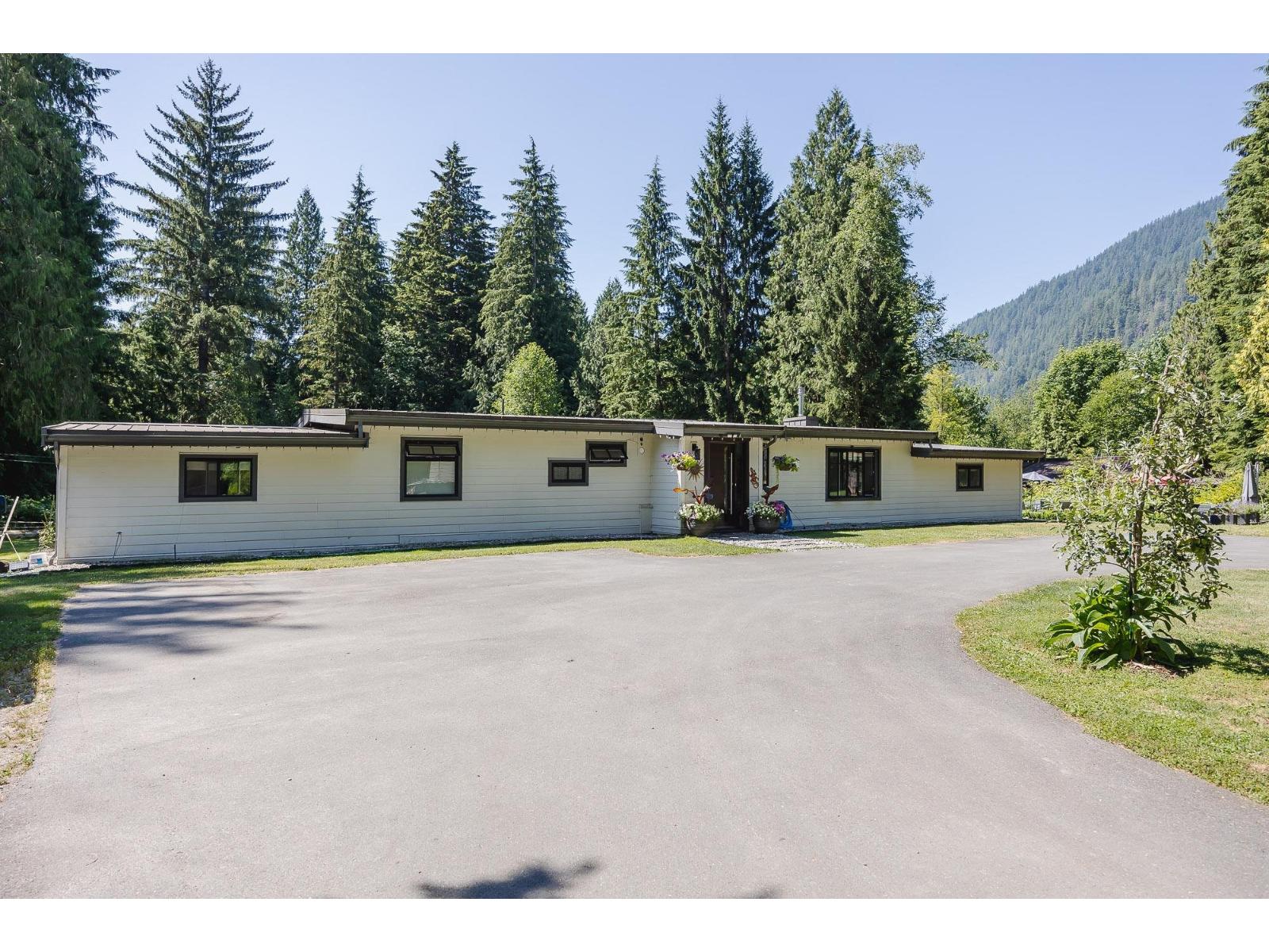 Photo 2 of 35406 Durieu Road, Mission BC