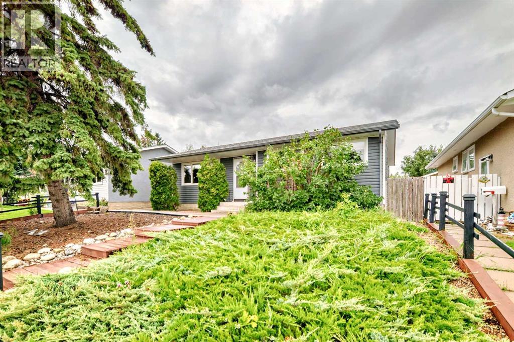 Single Family House Bungalow for Sale in  Pinecliff Road NE Pineridge Calgary 