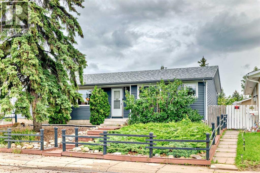 Single Family House Bungalow for Sale in  Pinecliff Road NE Pineridge Calgary 