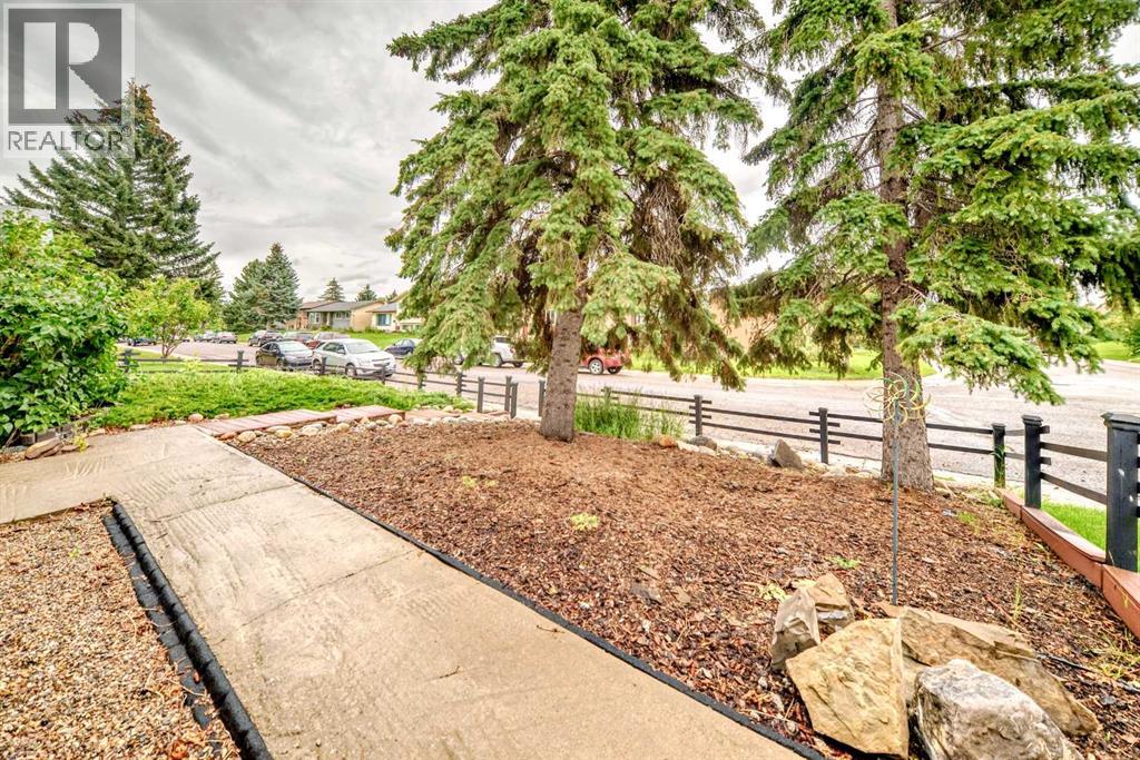 Single Family House Bungalow for Sale in  Pinecliff Road NE Pineridge Calgary 