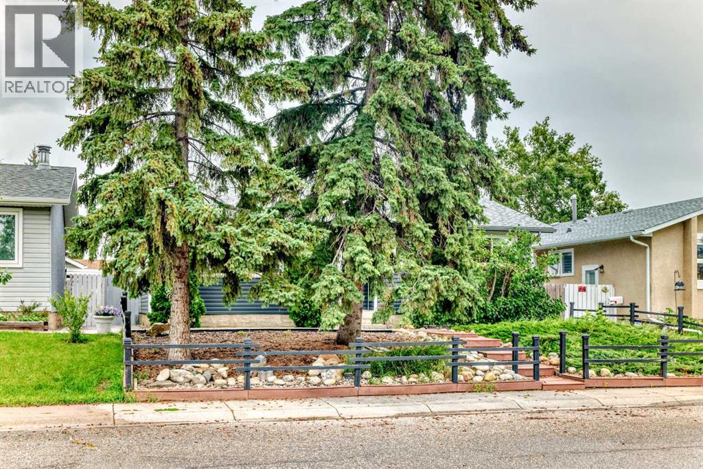 Single Family House Bungalow for Sale in  Pinecliff Road NE Pineridge Calgary 