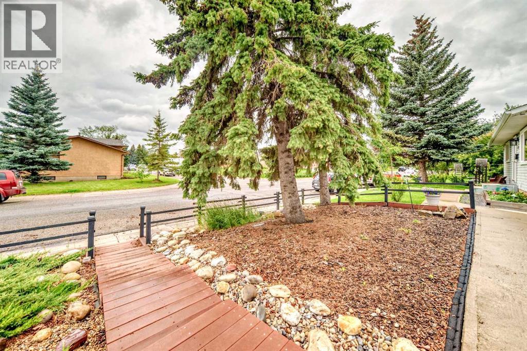 Single Family House Bungalow for Sale in  Pinecliff Road NE Pineridge Calgary 