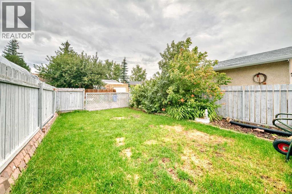 Single Family House Bungalow for Sale in  Pinecliff Road NE Pineridge Calgary 