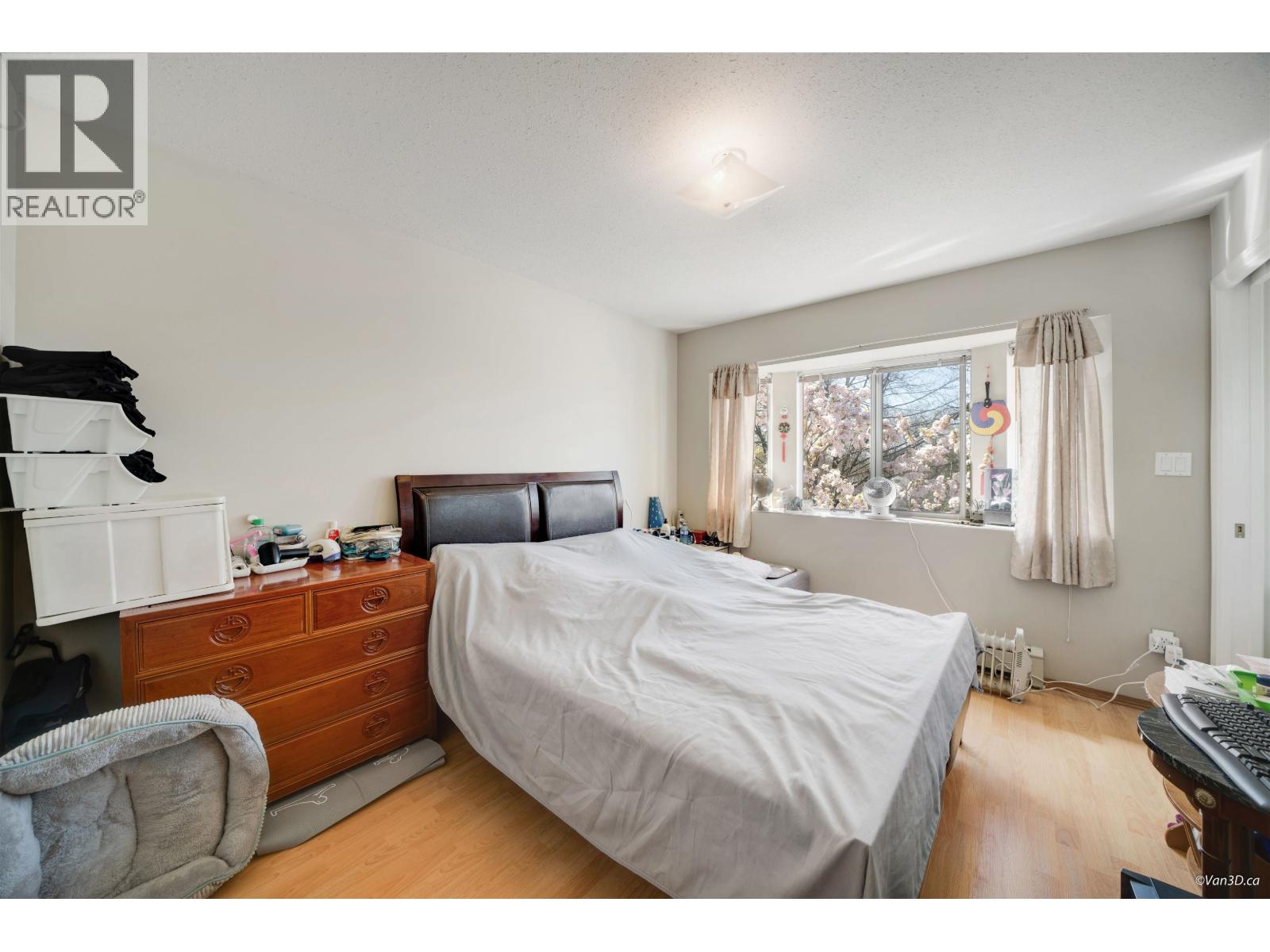 Photo 7 of 4502 Nanaimo Street, Vancouver BC