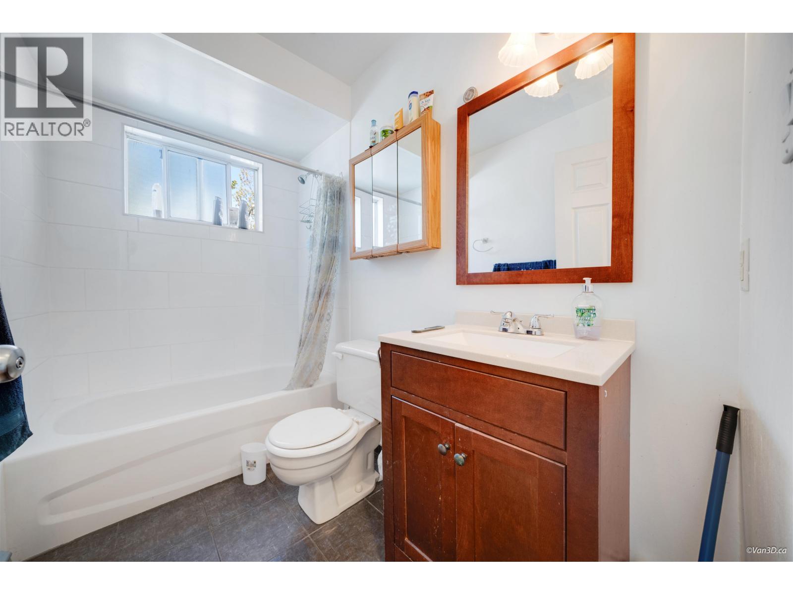 Photo 24 of 4502 Nanaimo Street, Vancouver BC