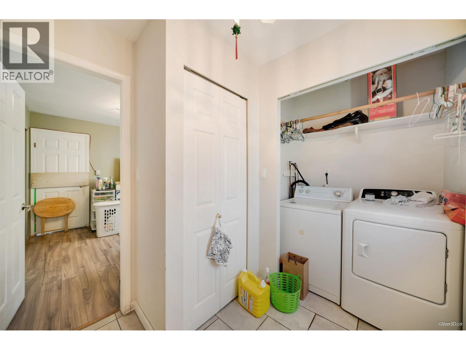 Photo 6 of 4502 Nanaimo Street, Vancouver BC