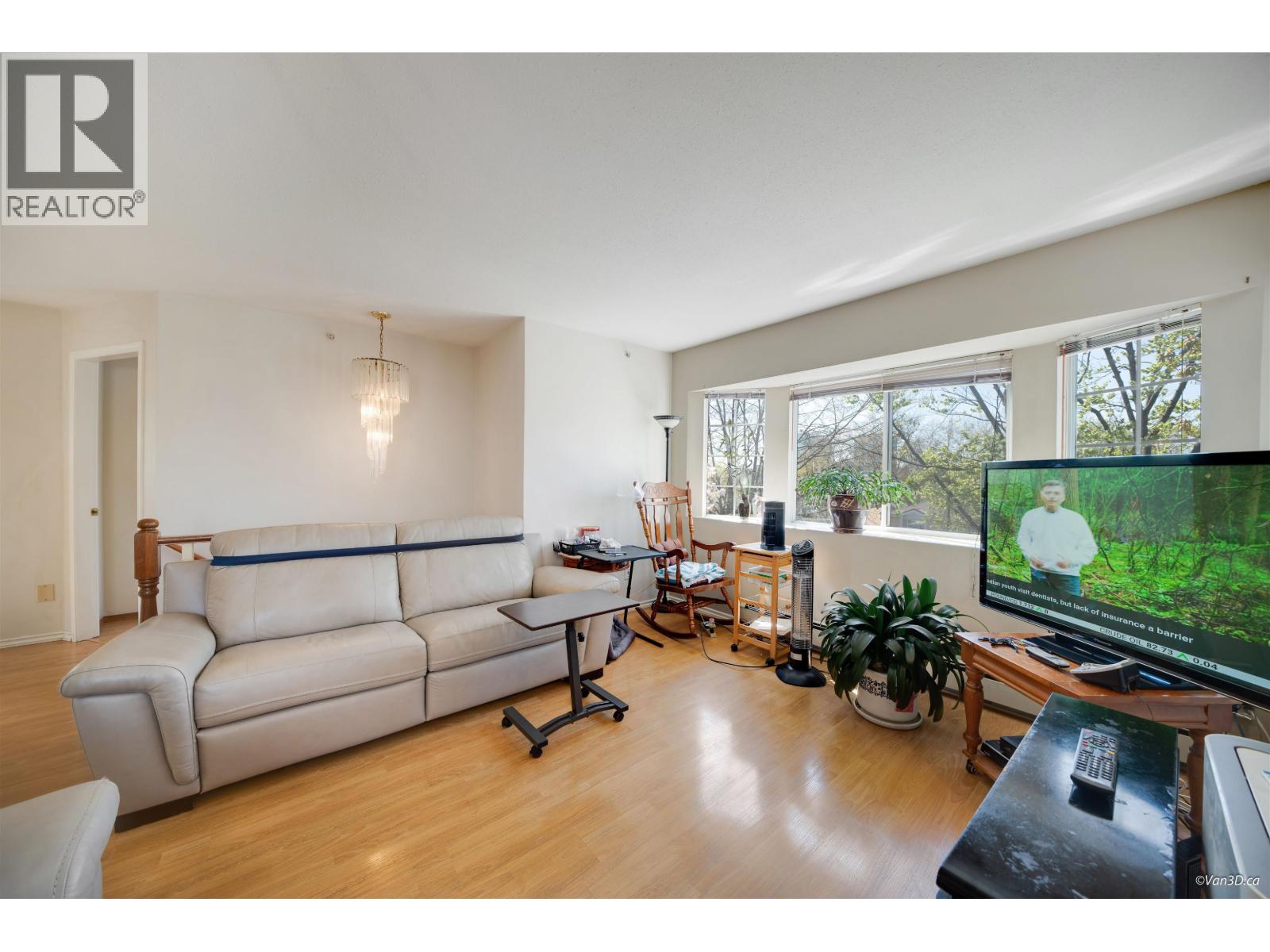 Photo 10 of 4502 Nanaimo Street, Vancouver BC