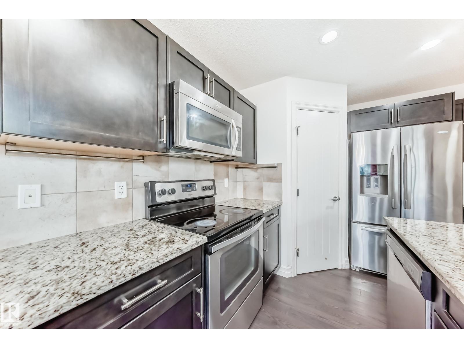 Photo 10 of 638 42 Av Nw, Edmonton AB