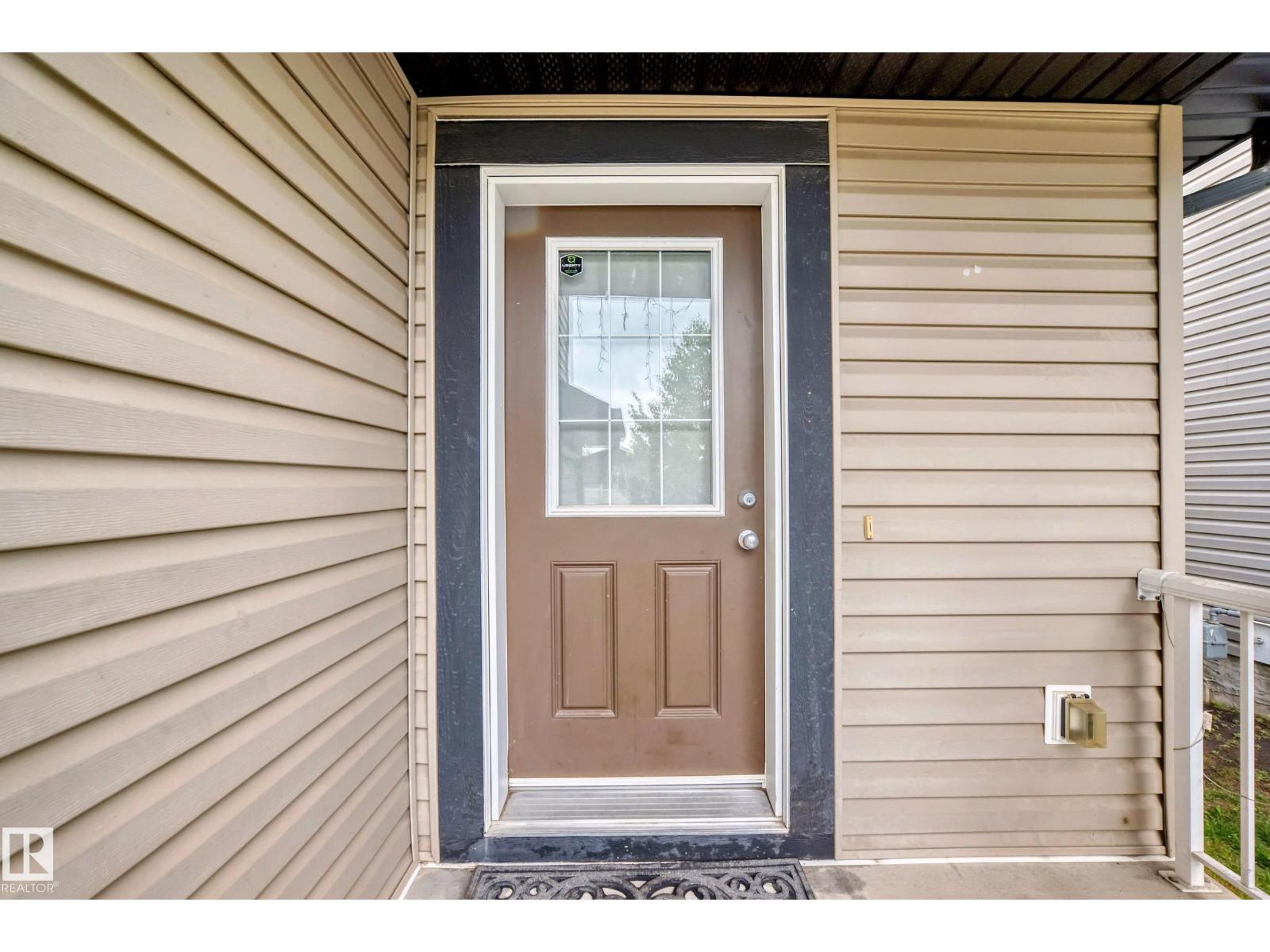 Photo 2 of 638 42 Av Nw, Edmonton AB