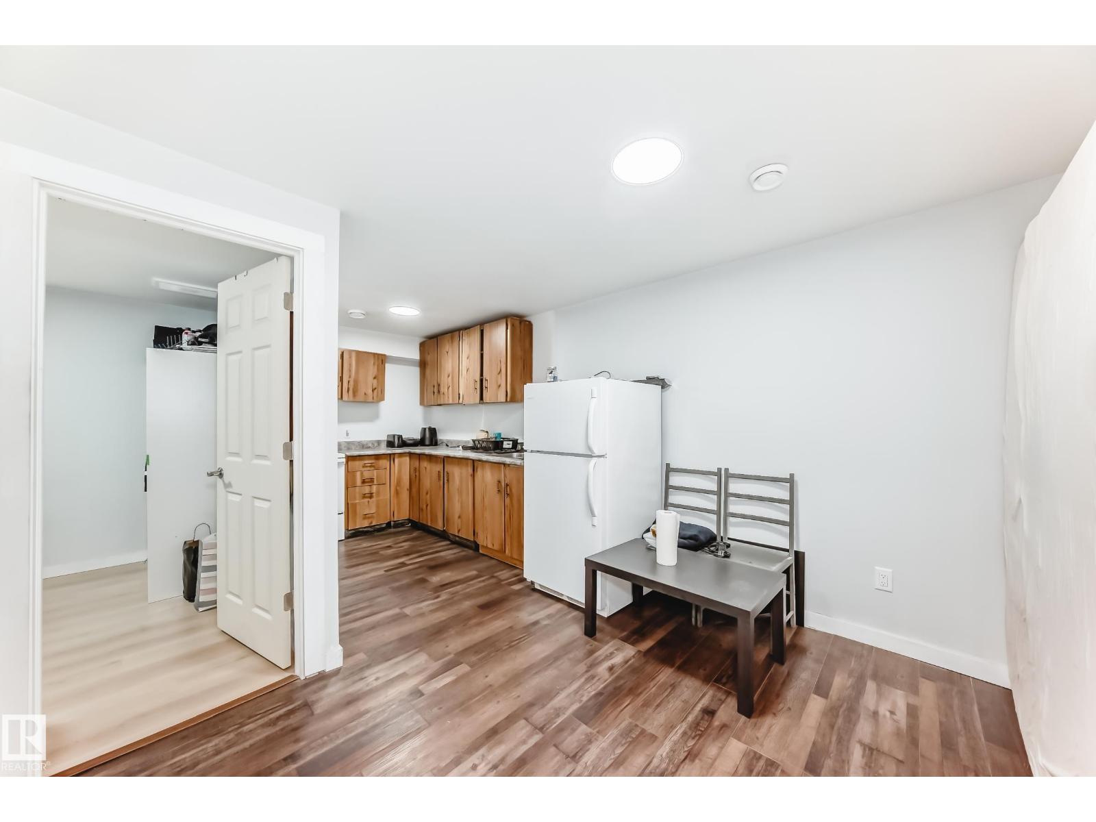Photo 30 of 638 42 Av Nw, Edmonton AB