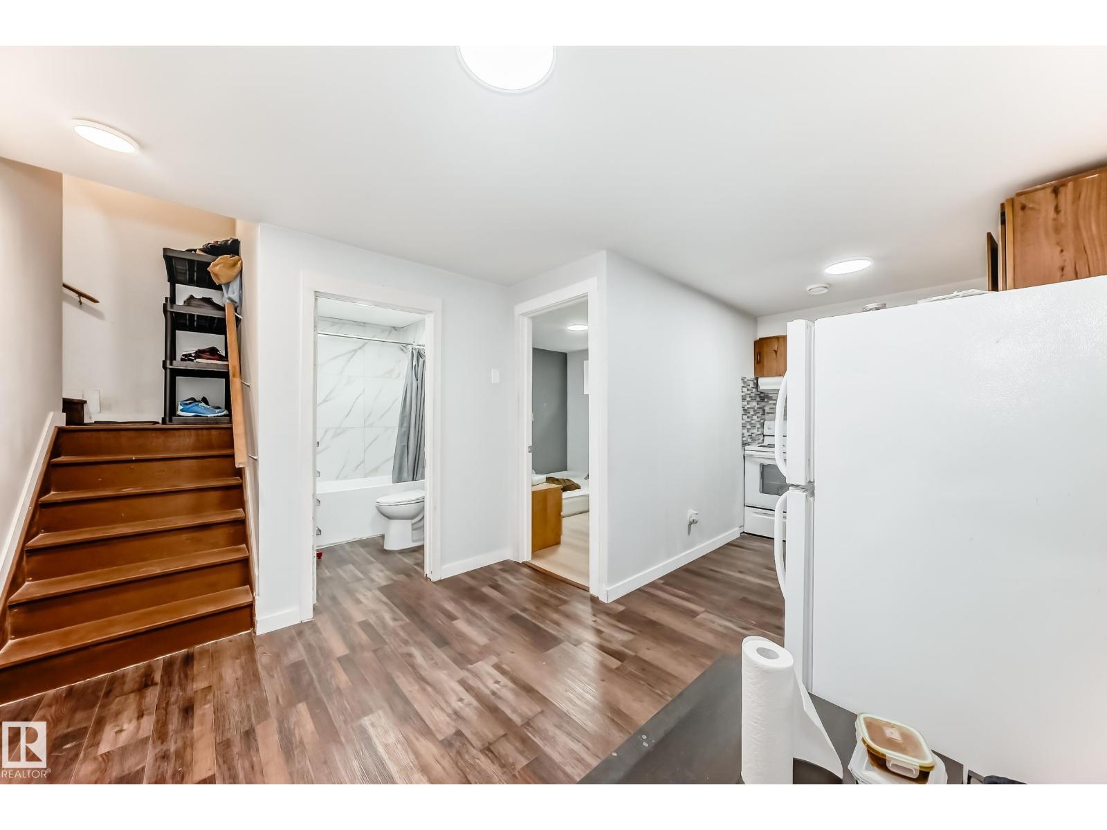 Photo 31 of 638 42 Av Nw, Edmonton AB