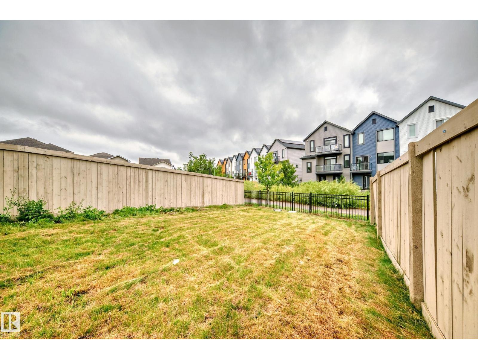 Photo 38 of 638 42 Av Nw, Edmonton AB