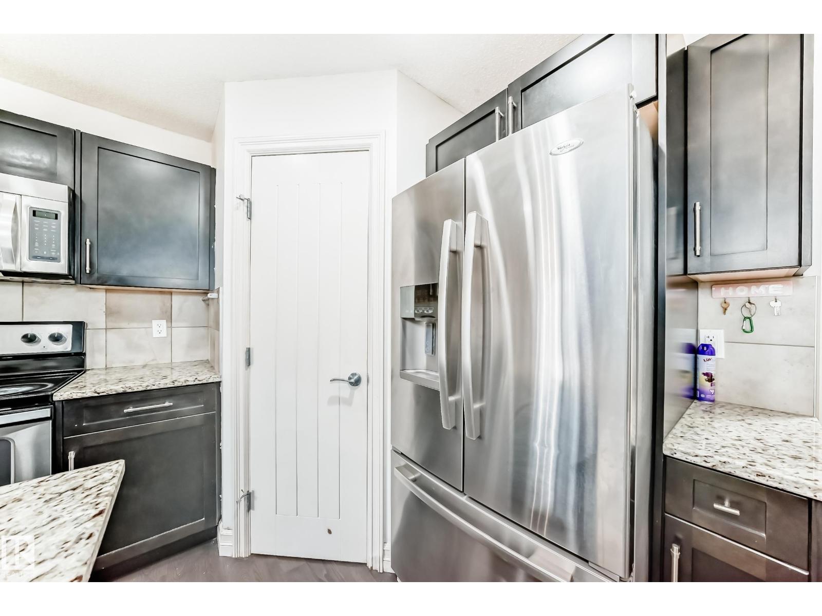 Photo 6 of 638 42 Av Nw, Edmonton AB