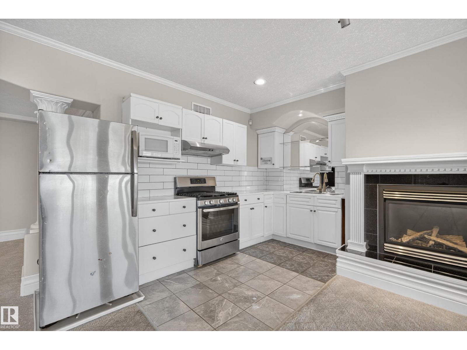 Photo 43 of 16103 89 St Nw, Edmonton AB