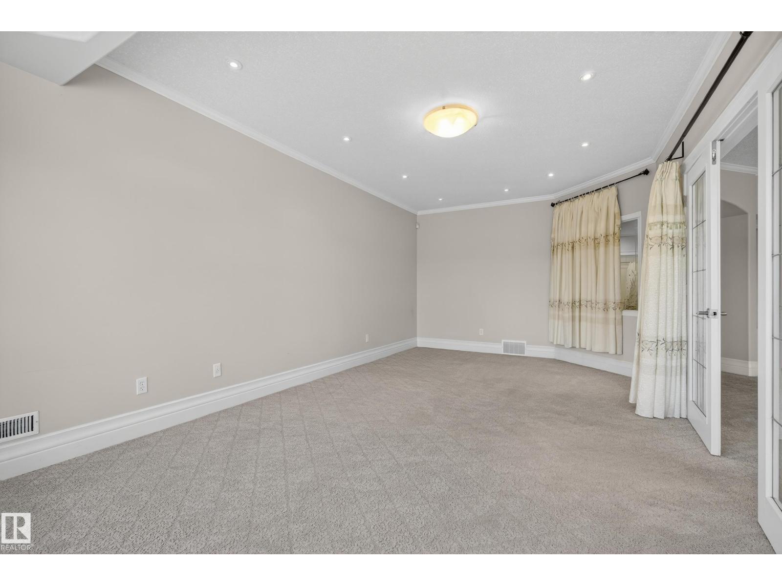 Photo 17 of 16103 89 St Nw, Edmonton AB