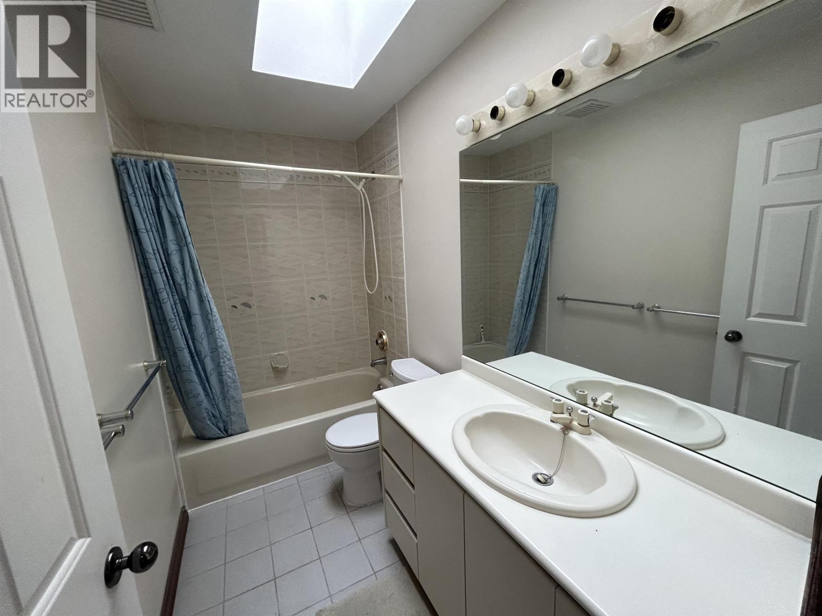 Photo 6 of 7943 Rosewood Street, Burnaby BC