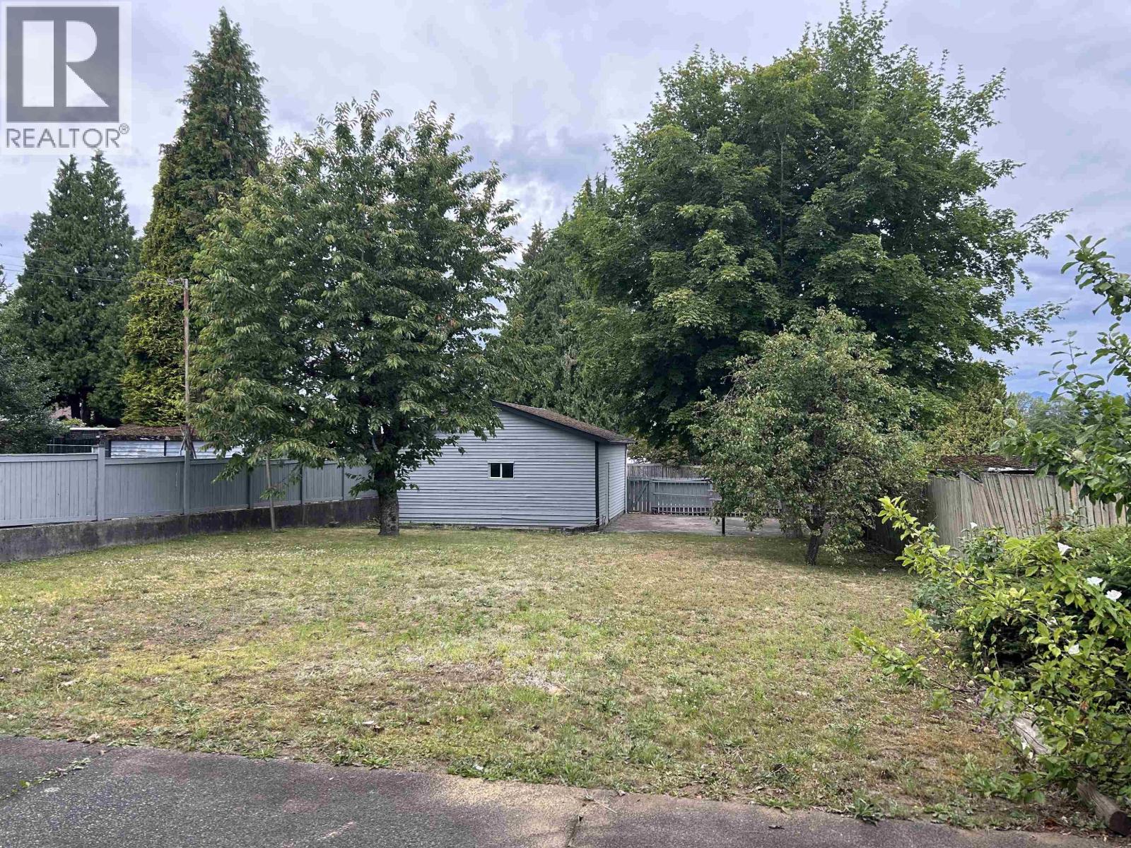 Photo 4 of 7943 Rosewood Street, Burnaby BC