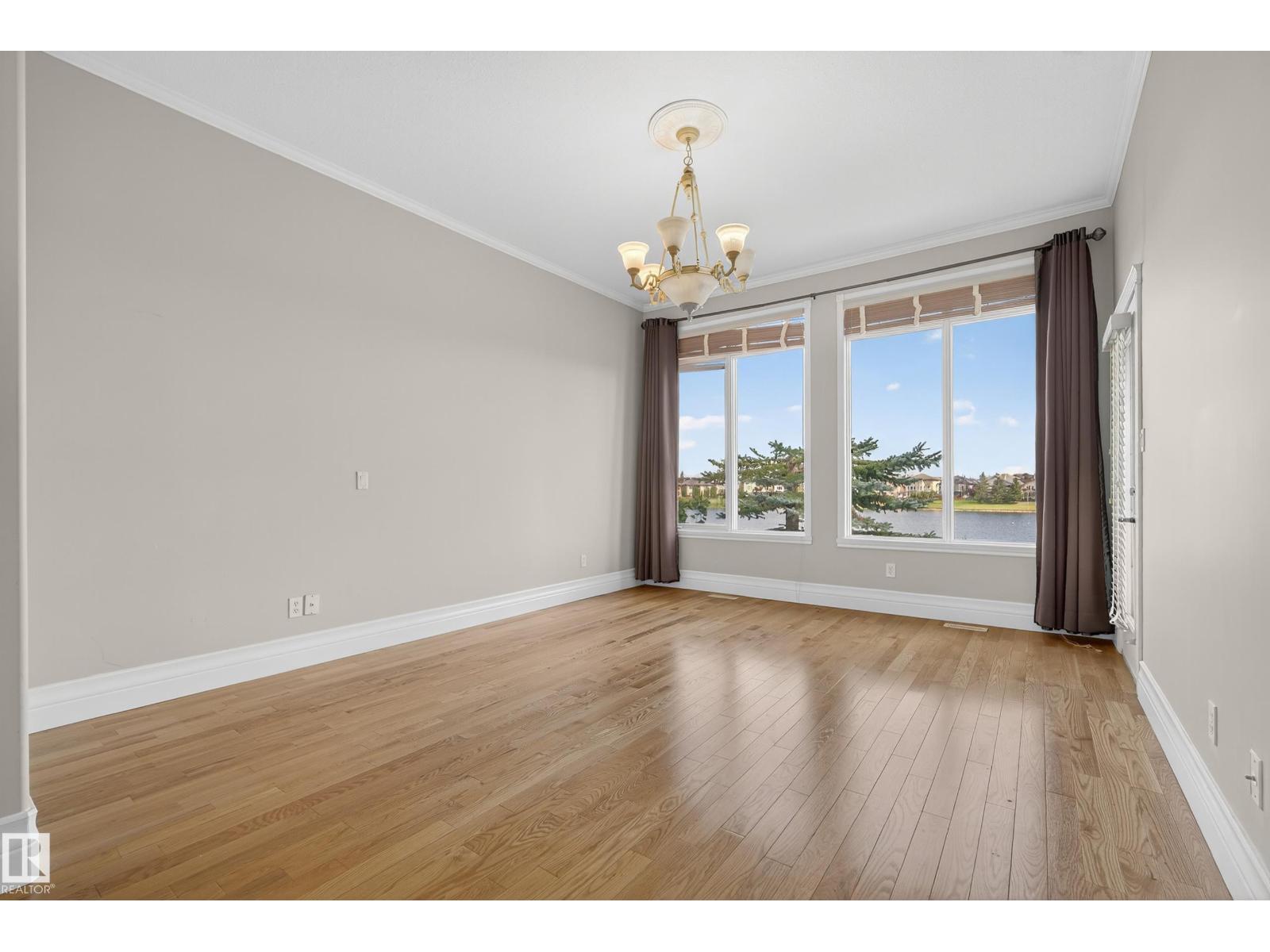 Photo 10 of 16103 89 St Nw, Edmonton AB