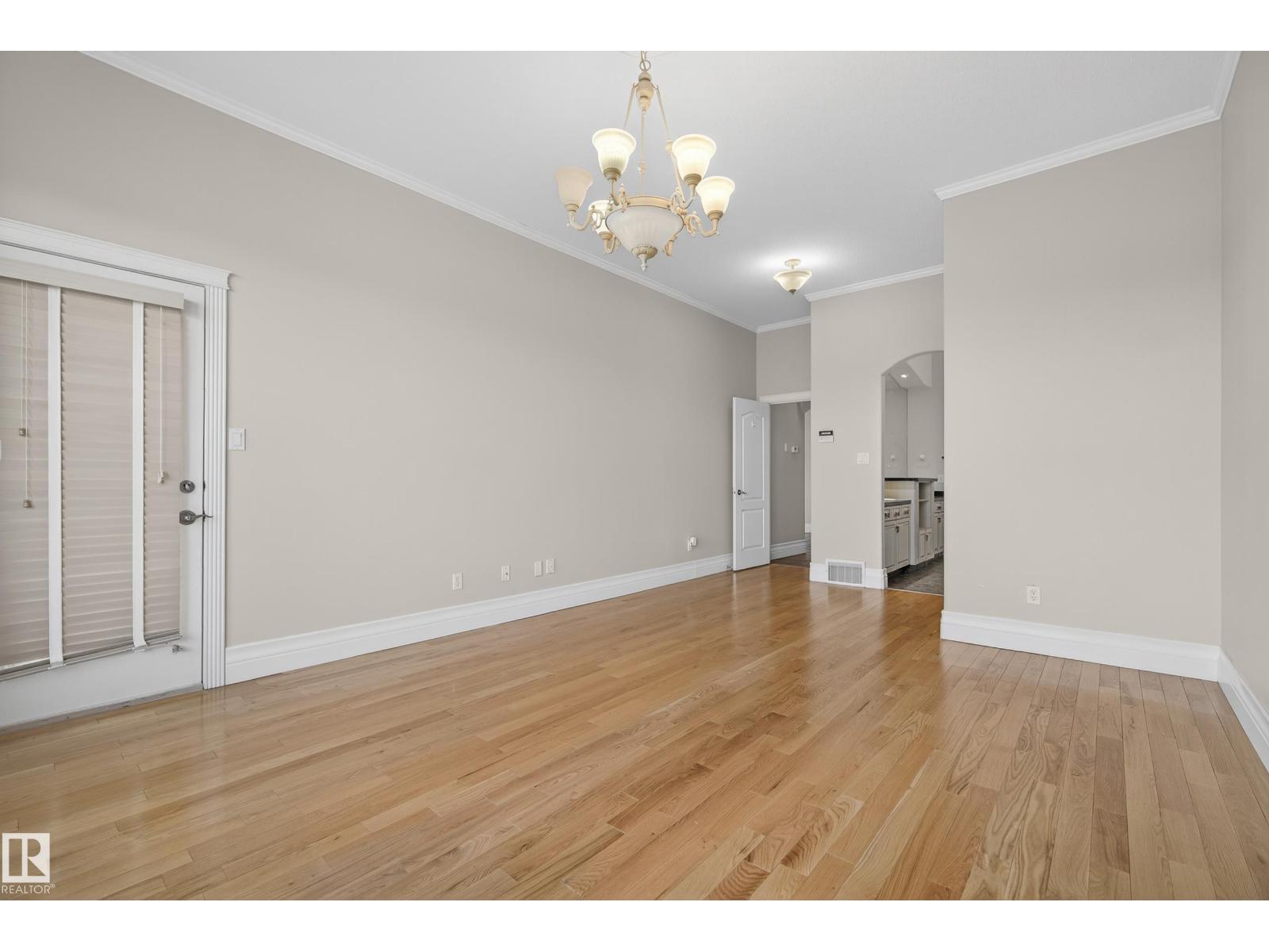 Photo 8 of 16103 89 St Nw, Edmonton AB