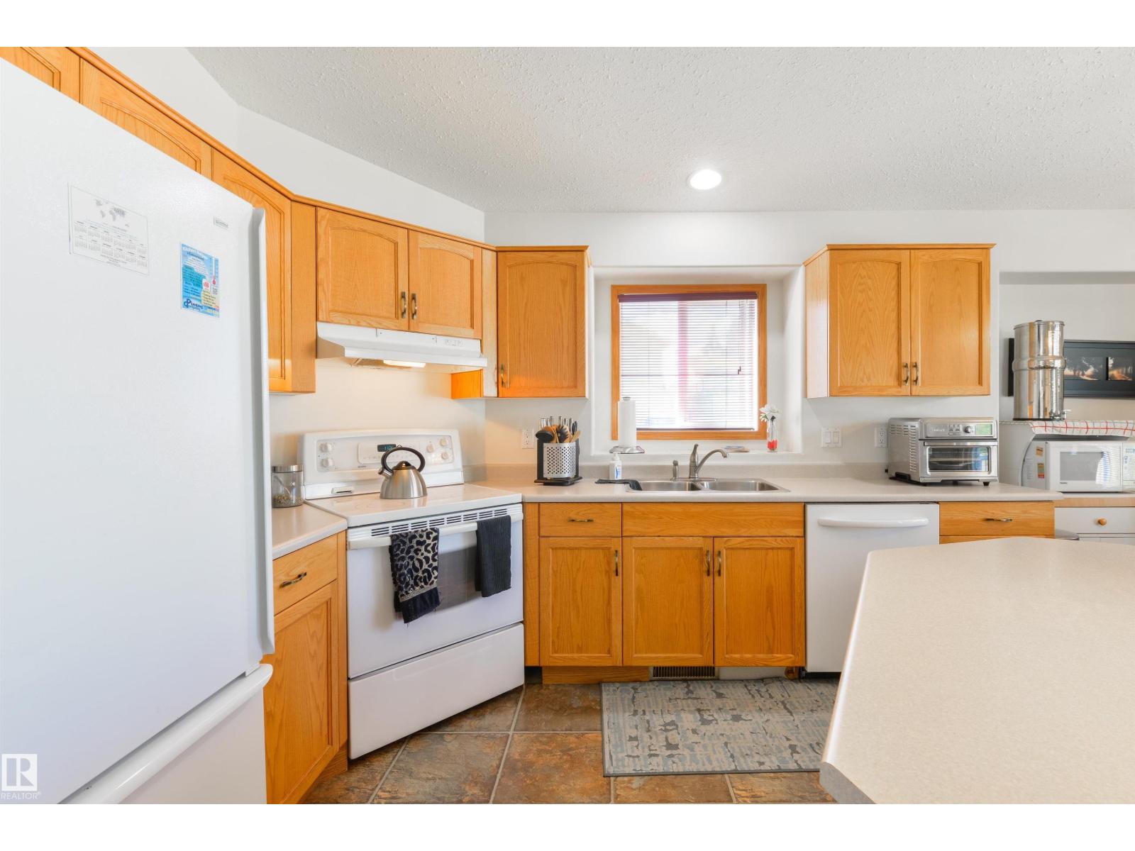 Photo 13 of 610 Bevington Pl Nw, Edmonton AB