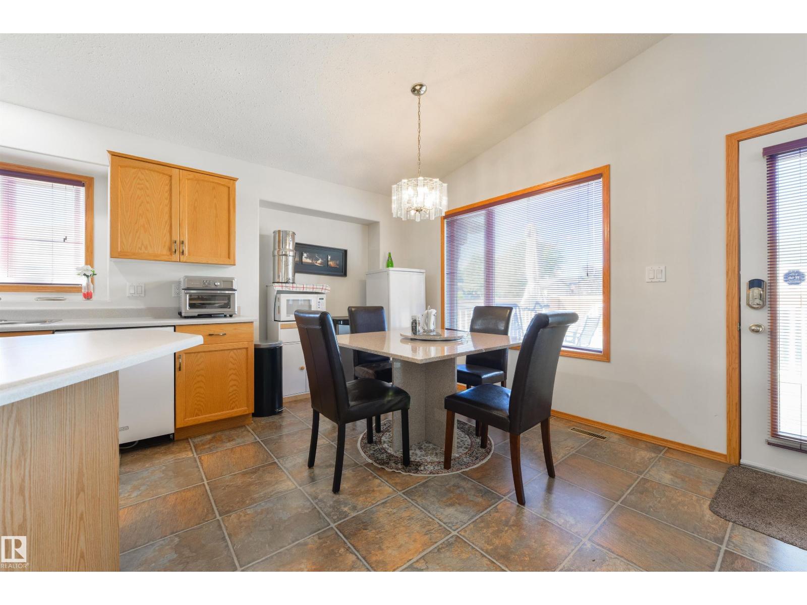 Photo 23 of 610 Bevington Pl Nw, Edmonton AB