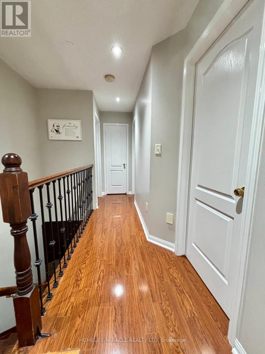Photo 5 of 106 Dwyer Drive, Brampton ON
