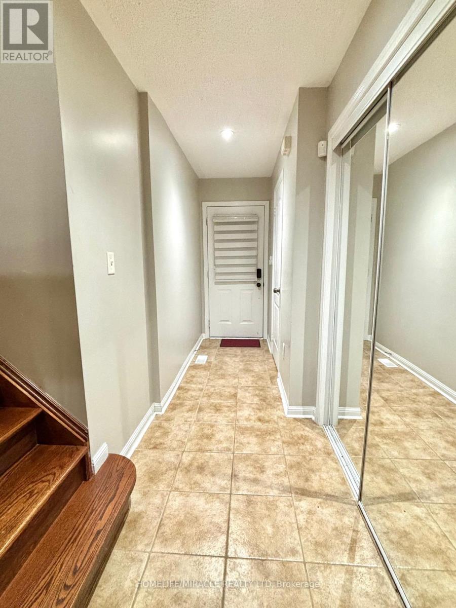 Photo 11 of 106 Dwyer Drive, Brampton ON