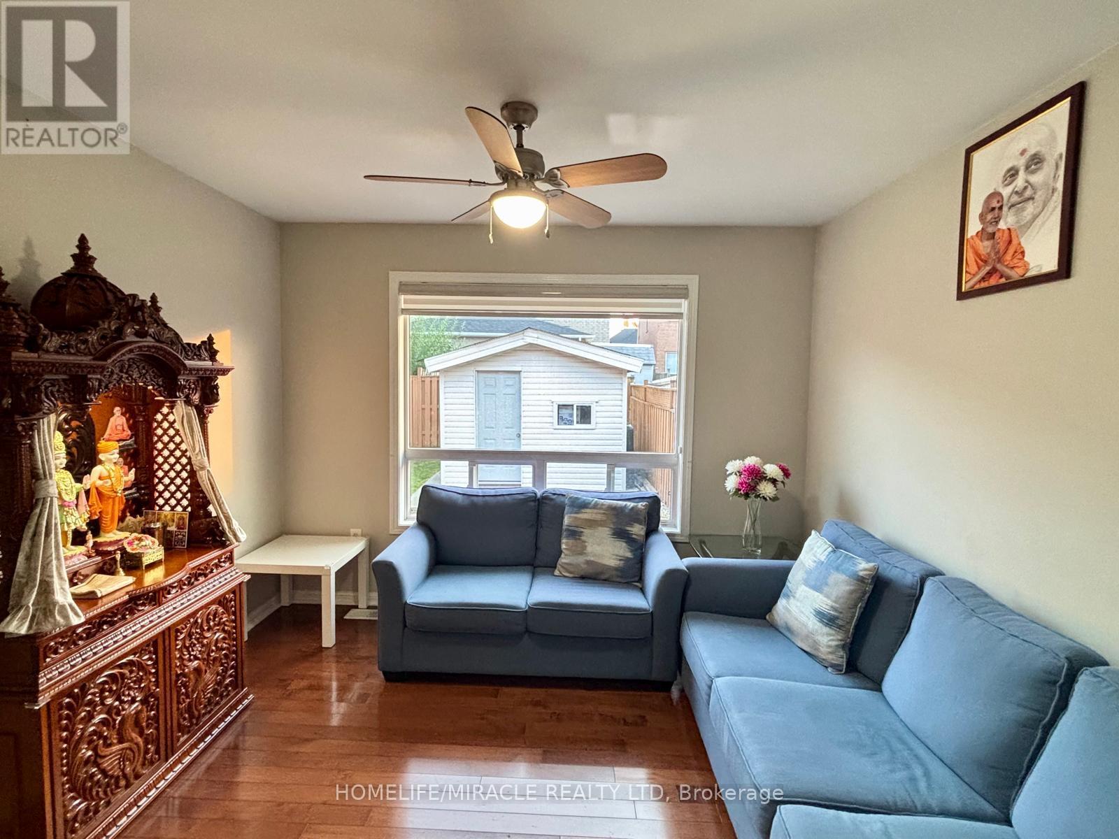 Photo 7 of 106 Dwyer Drive, Brampton ON
