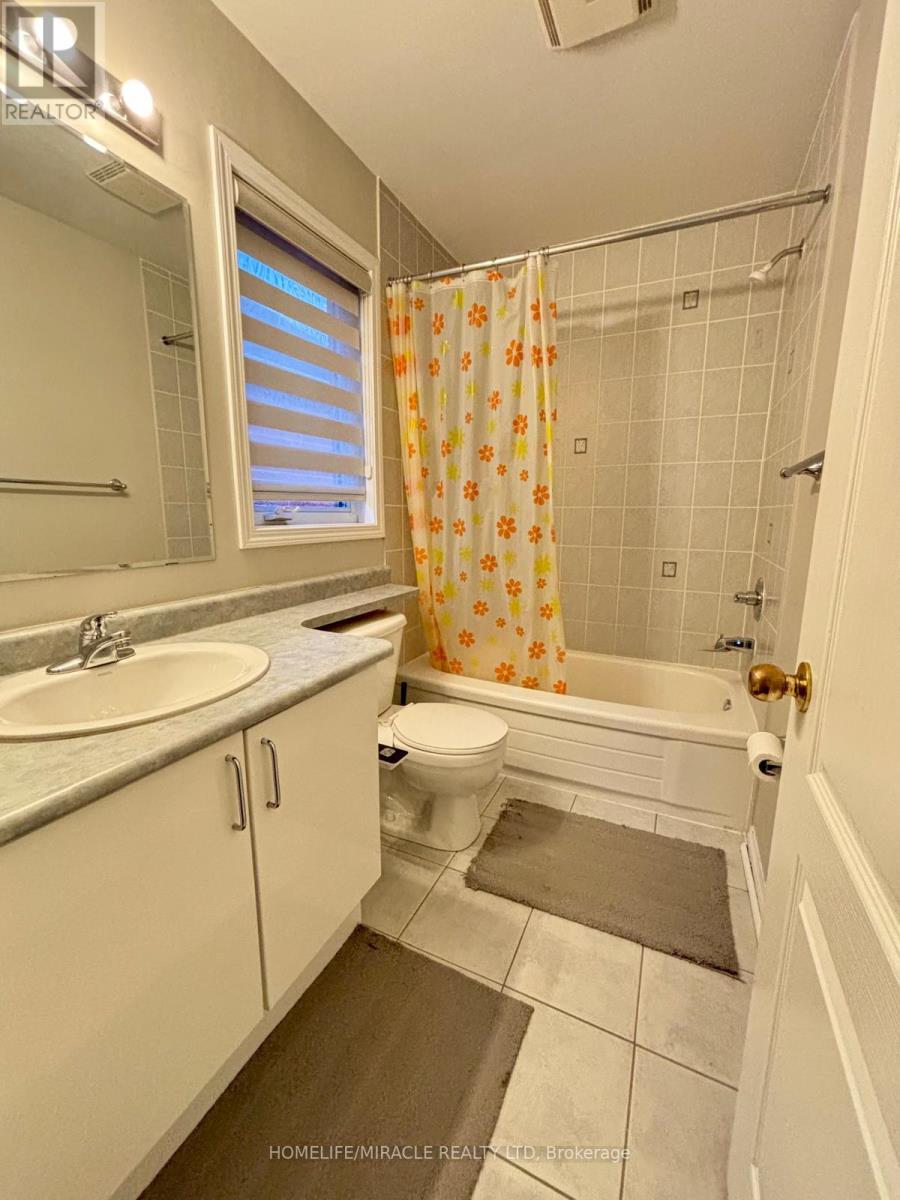 Photo 16 of 106 Dwyer Drive, Brampton ON