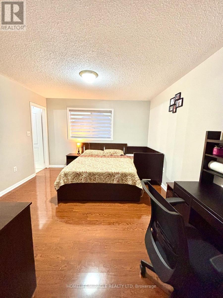 Photo 2 of 106 Dwyer Drive, Brampton ON
