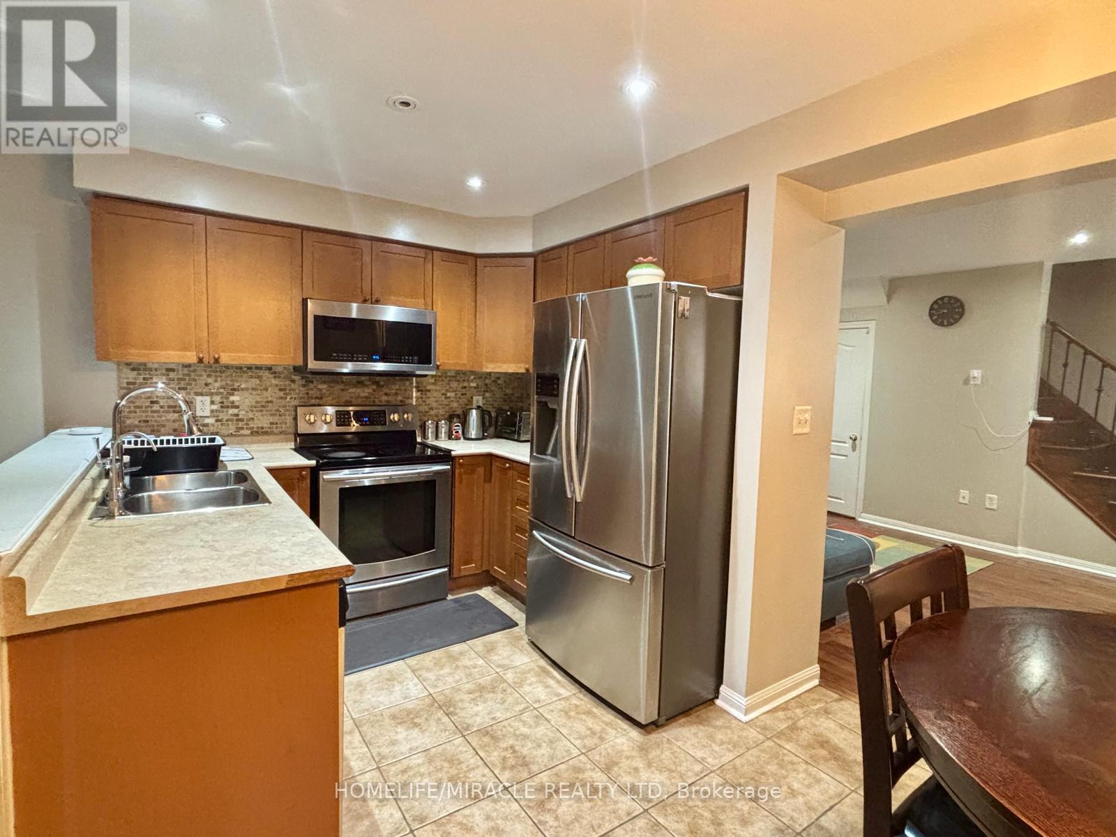 Photo 17 of 106 Dwyer Drive, Brampton ON