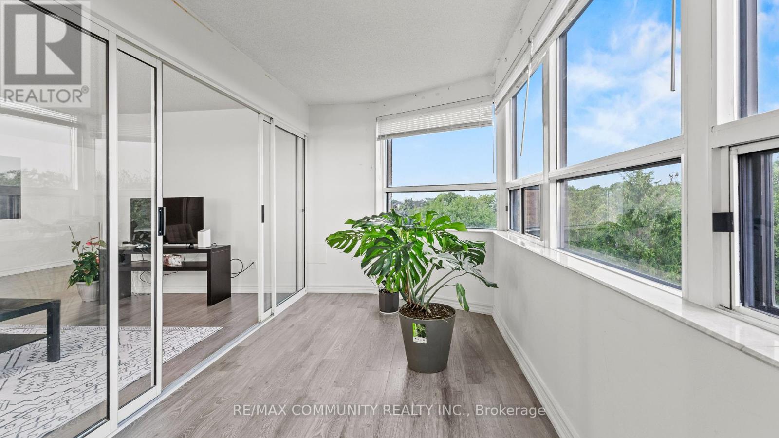 Photo 10 of 705 2 Raymerville Drive, Markham ON
