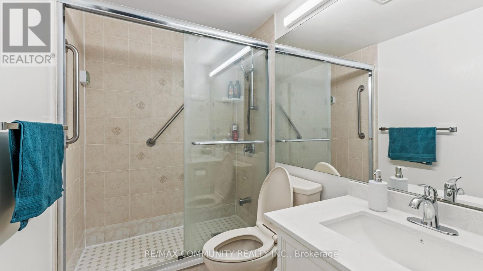 Photo 14 of 705 2 Raymerville Drive, Markham ON