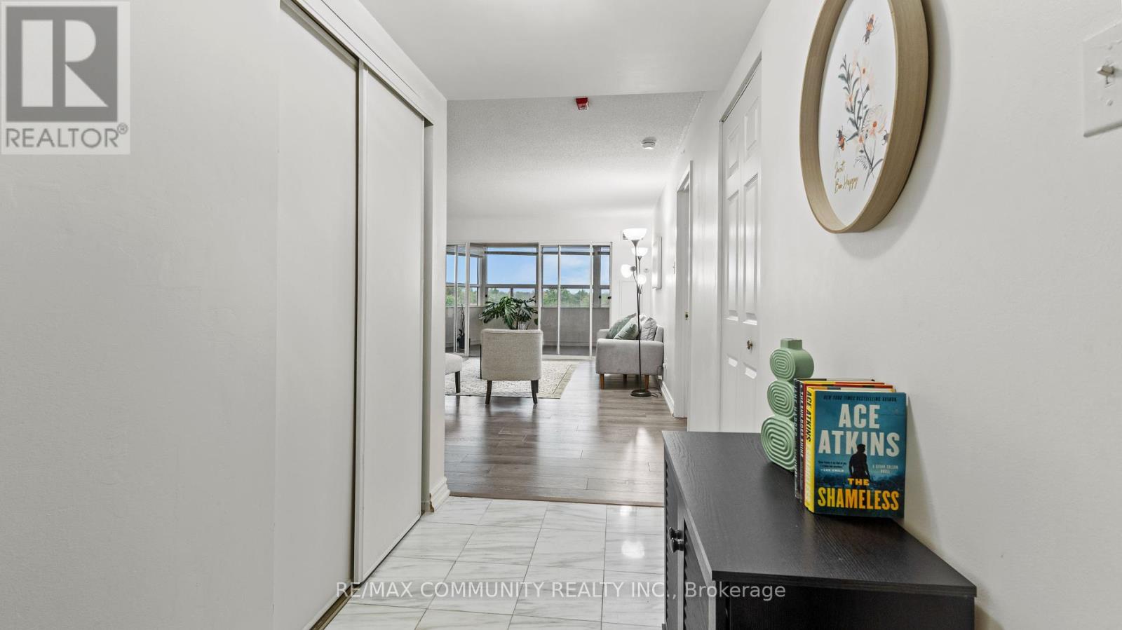 Photo 2 of 705 2 Raymerville Drive, Markham ON