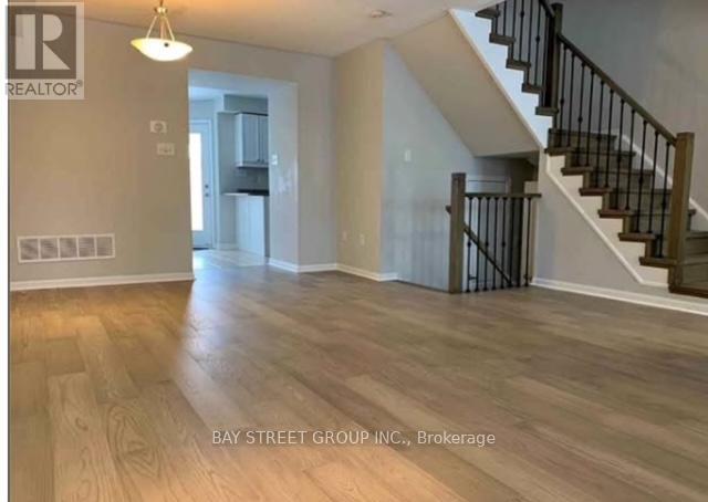 Photo 7 of 15 Morning Dove Drive, Markham ON