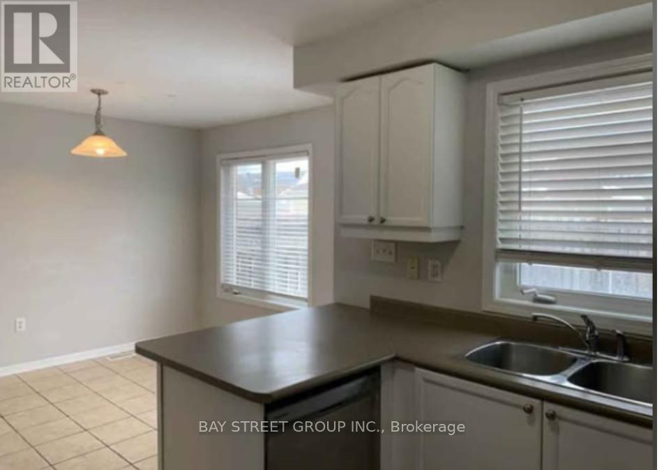 Photo 5 of 15 Morning Dove Drive, Markham ON
